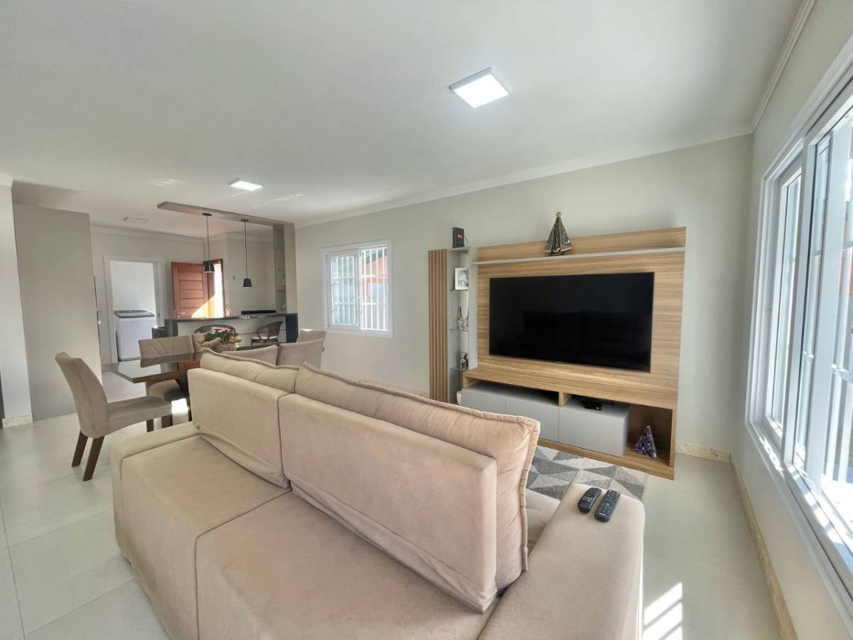 Casa 4 dormitórios para venda em Capão da Canoa | Ref.: 8953